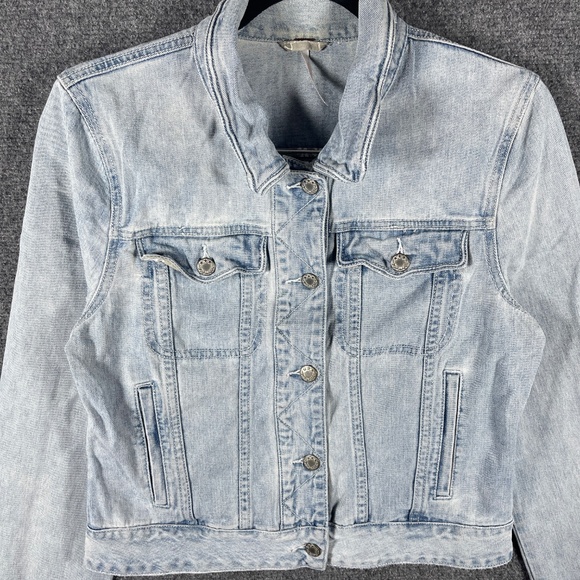 Free People Rumors Light Wash Denim Jacket Cropped Trucker Style Size Medium - Picture 3 of 10